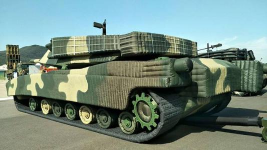 新疆军用充气战车